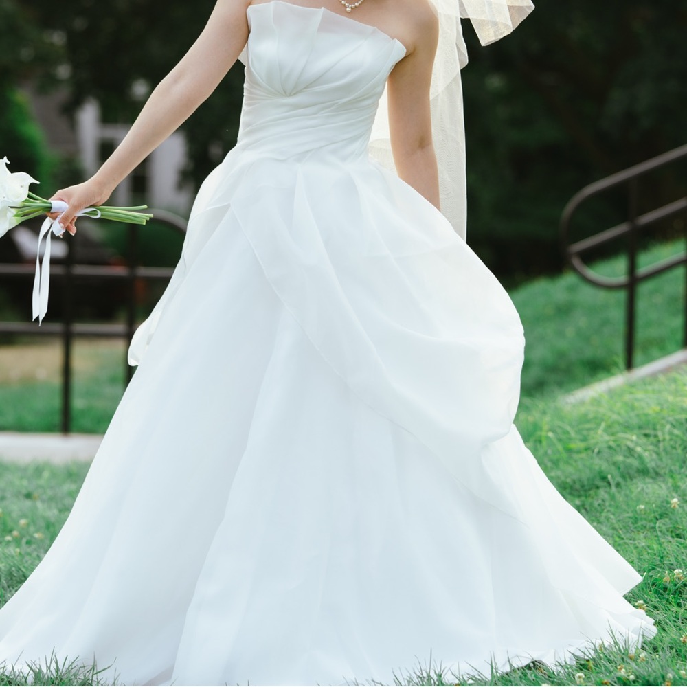 Elegant White Strapless Wedding Dress